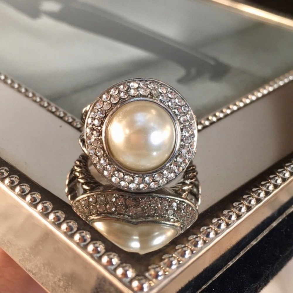 Gorgeous Faux pearl With white rhinestones - Picture 1 of 5